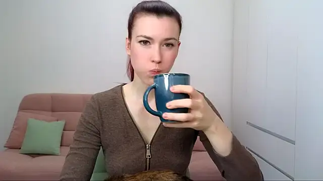 AliciaNewell online show from September 21, 2025, 10:09 am