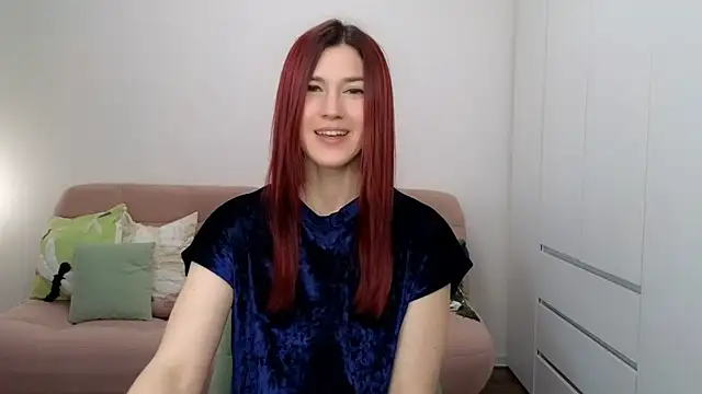 AliciaNewell online show from November 4, 2025, 9:02 am