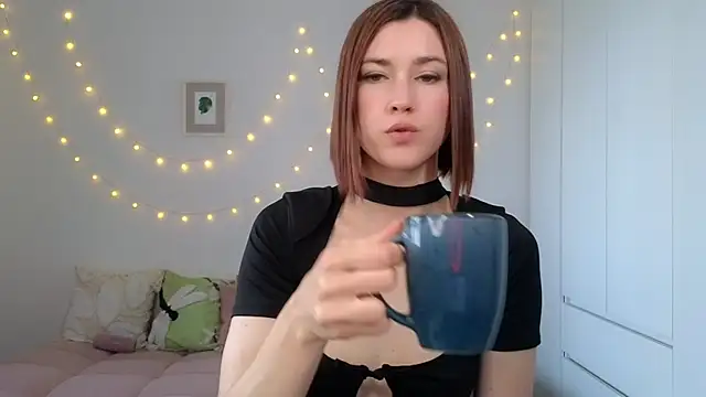 Snapshot of AliciaNewell chatting on June 30, 2026, 4:56 am AliciaNewell online show from June 30, 2026, 4:56 am