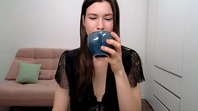 AliciaNewell online show from February 17, 2025, 3:00 pm