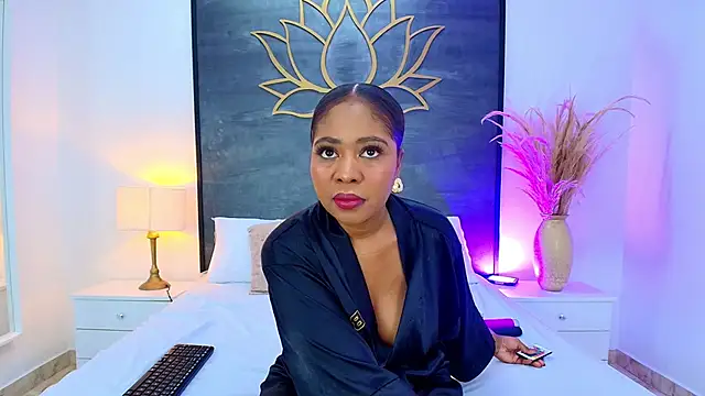 AlisonTravis online show from April 17, 2026, 7:49 pm