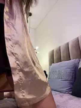 Snapshot of Emilia_Bakerr chatting on February 11, 2025, 6:11 pm Emilia Bakerr online show from February 11, 2025, 6:11 pm