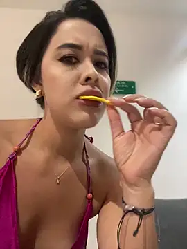 Snapshot of Emilia_Bakerr chatting on March 18, 2025, 6:39 pm Emilia Bakerr online show from March 18, 2025, 6:39 pm