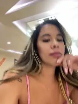 Snapshot of Emilia_Bakerr chatting on March 5, 2025, 9:48 pm Emilia Bakerr online show from March 5, 2025, 9:48 pm