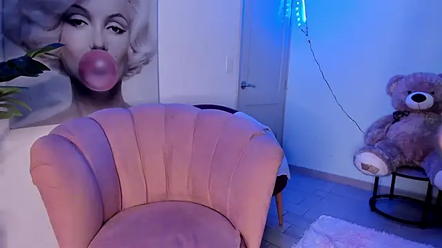 Marily Daniela  online show from December 22, 2024, 11:52 pm