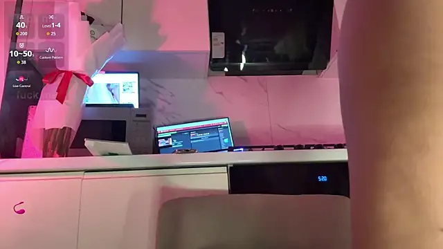 Marina- online show from November 13, 2025, 7:07 pm