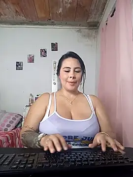 mariana mari online show from March 10, 2025, 3:20 pm