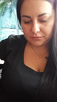 Snapshot of DaisyStreet chatting on October 11, 2025, 9:43 am DaisyStreet online show from October 11, 2025, 9:43 am