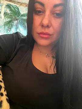 DaisyStreet online show from November 17, 2025, 9:02 am