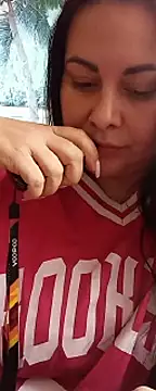 Snapshot of DaisyStreet chatting on October 9, 2025, 8:15 am DaisyStreet online show from October 9, 2025, 8:15 am