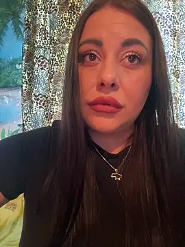 Snapshot of DaisyStreet chatting on June 17, 2026, 8:47 am DaisyStreet online show from June 17, 2026, 8:47 am