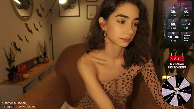 Snapshot of JulietteDee chatting on October 13, 2025, 10:54 pm JulietteDee online show from October 13, 2025, 10:54 pm