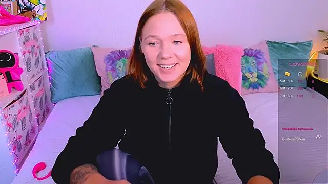 Snapshot of Karen_morris chatting on October 6, 2025, 3:35 pm Karen morris online show from October 6, 2025, 3:35 pm