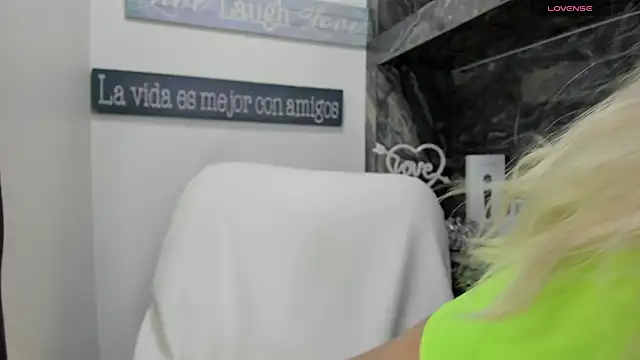 miss danika online show from November 14, 2025, 11:03 am