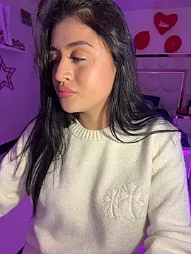 Snapshot of lucianaroy chatting on February 17, 2026, 4:32 am lucianaroy online show from February 17, 2026, 4:32 am