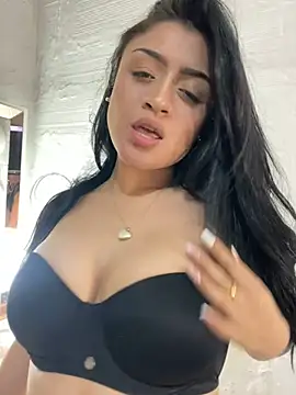 lucianaroy online show from February 12, 2025, 12:05 am