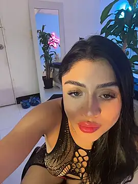 lucianaroy online show from November 12, 2025, 1:10 am