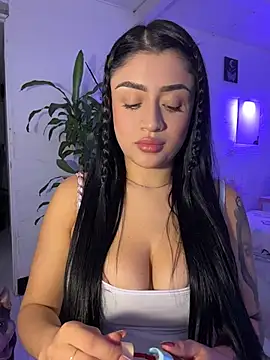 lucianaroy online show from December 16, 2025, 1:54 am