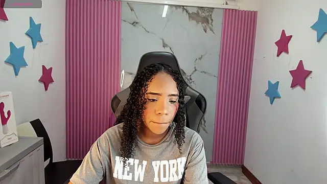 Snapshot of lia_16 chatting on October 10, 2025, 10:49 am lia 16 online show from October 10, 2025, 10:49 am