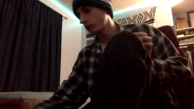 spicylaboi online show from November 24, 2025, 2:33 am