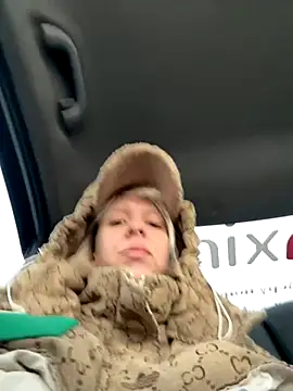 Snapshot of LikaCat chatting on October 11, 2025, 3:51 am LikaCat online show from October 11, 2025, 3:51 am