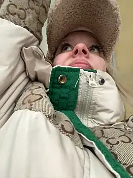 Snapshot of LikaCat chatting on March 18, 2025, 4:07 am LikaCat online show from March 18, 2025, 4:07 am