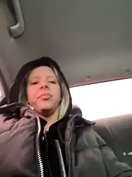 Snapshot of LikaCat chatting on October 6, 2025, 3:51 am LikaCat online show from October 6, 2025, 3:51 am