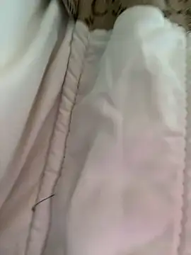 Snapshot of LikaCat chatting on October 12, 2025, 4:14 am LikaCat online show from October 12, 2025, 4:14 am