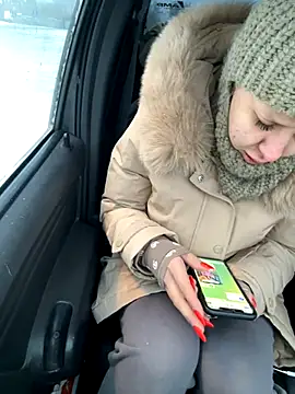 Snapshot of LikaCat chatting on November 7, 2025, 2:05 am LikaCat online show from November 7, 2025, 2:05 am