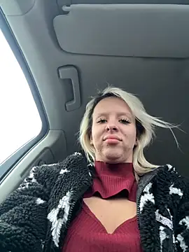 Snapshot of LikaCat chatting on October 30, 2025, 1:59 am LikaCat online show from October 30, 2025, 1:59 am