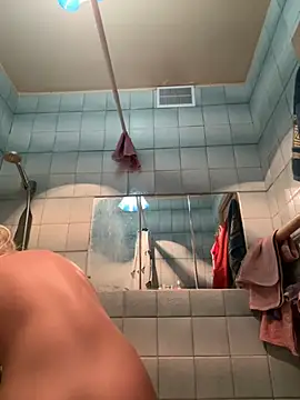 Snapshot of LikaCat chatting on February 21, 2025, 3:01 am LikaCat online show from February 21, 2025, 3:01 am