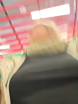 Snapshot of LikaCat chatting on February 25, 2025, 5:08 am LikaCat online show from February 25, 2025, 5:08 am