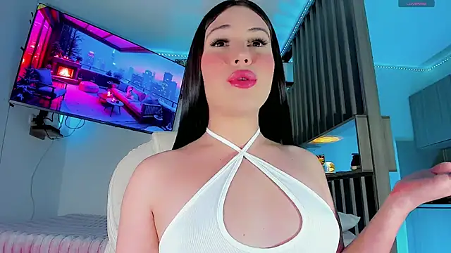 Ashlycuute online show from November 13, 2025, 4:05 am