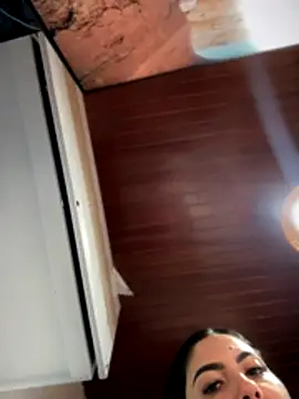 MarianaBenz online show from October 28, 2025, 11:25 pm