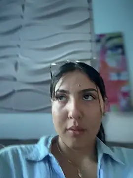 MarianaBenz online show from February 27, 2025, 9:58 pm