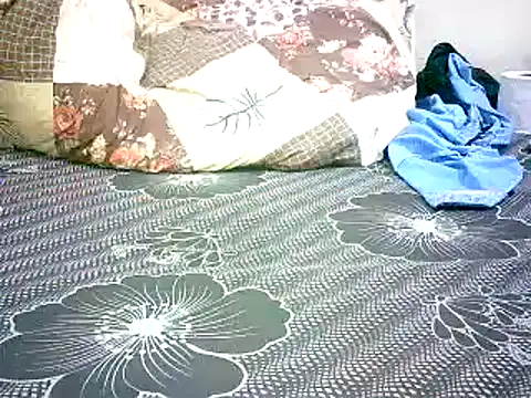 Snapshot of honeypotsweet chatting on October 28, 2025, 8:35 am honeypotsweet online show from October 28, 2025, 8:35 am