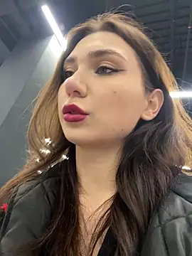 QuitieLia online show from December 29, 2024, 1:17 pm