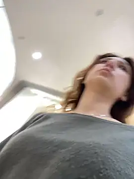 QuitieLia online show from February 1, 2026, 8:23 am