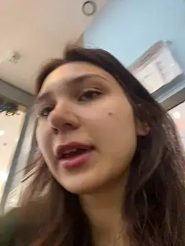 QuitieLia online show from January 9, 2025, 8:24 am