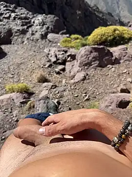 Snapshot of cagoulegrosse chatting on October 12, 2025, 9:54 am cagoulegrosse online show from October 12, 2025, 9:54 am