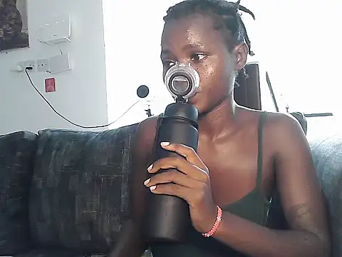 petiteebony 81 online show from November 25, 2025, 7:36 pm