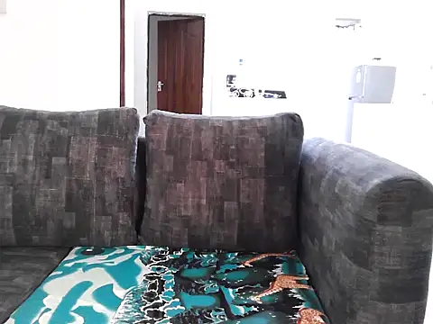 petiteebony 81 online show from April 14, 2026, 3:33 am