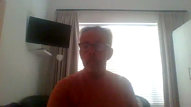 tuggy59 online show from October 9, 2025, 6:47 am