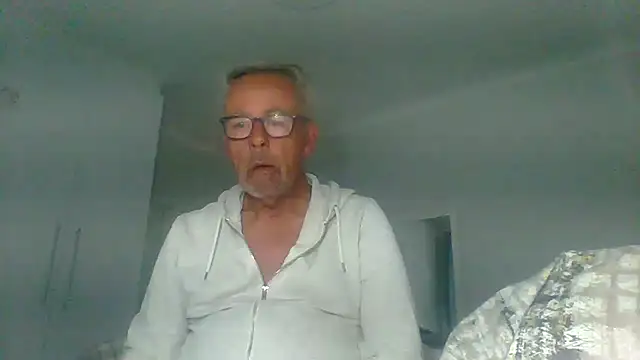 tuggy59 online show from October 8, 2025, 4:36 am