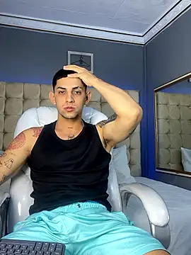 Snapshot of Alex_cute77 chatting on September 20, 2025, 12:43 pm Alex cute77 online show from September 20, 2025, 12:43 pm