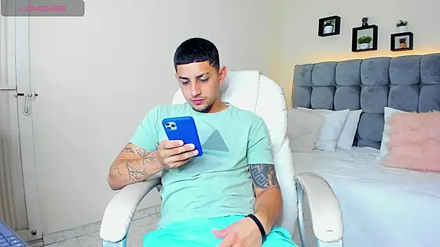 Alex cute77 online show from February 28, 2025, 12:31 pm