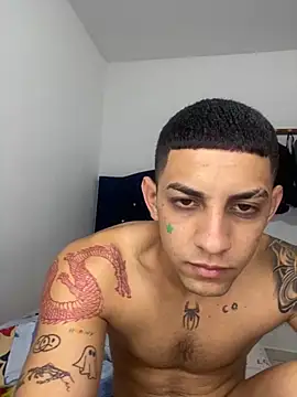 Snapshot of Alex_cute77 chatting on October 18, 2025, 9:44 am Alex cute77 online show from October 18, 2025, 9:44 am