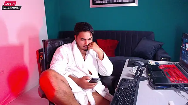 ZenoBaro1 online show from February 6, 2025, 7:29 pm
