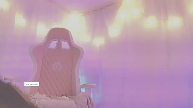 Snapshot of lili_taylor chatting on October 15, 2025, 8:17 pm lili taylor online show from October 15, 2025, 8:17 pm