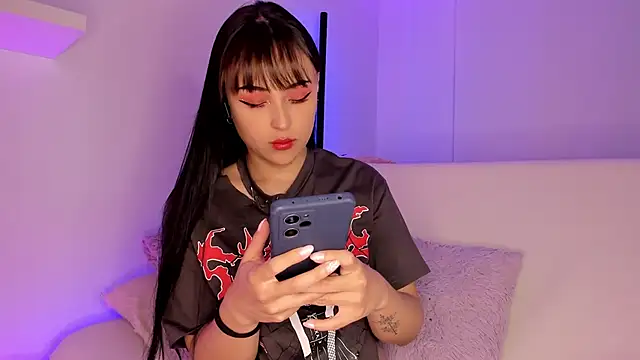 Gloomydoll online show from December 10, 2024, 3:44 pm